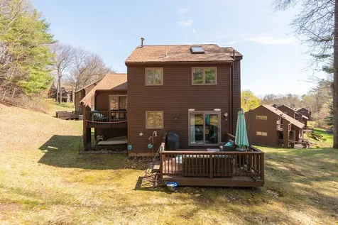 21 Gloucester Lane Nashua NH 03063