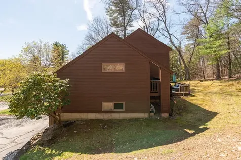 21 Gloucester Lane Nashua NH 03063