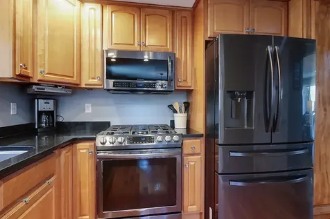 21 Gloucester Lane Nashua NH 03063