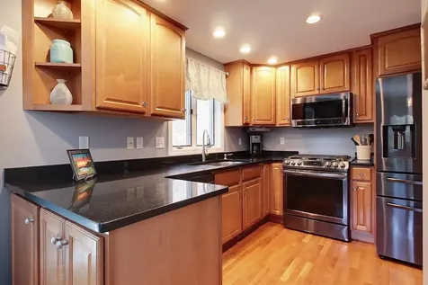 21 Gloucester Lane Nashua NH 03063