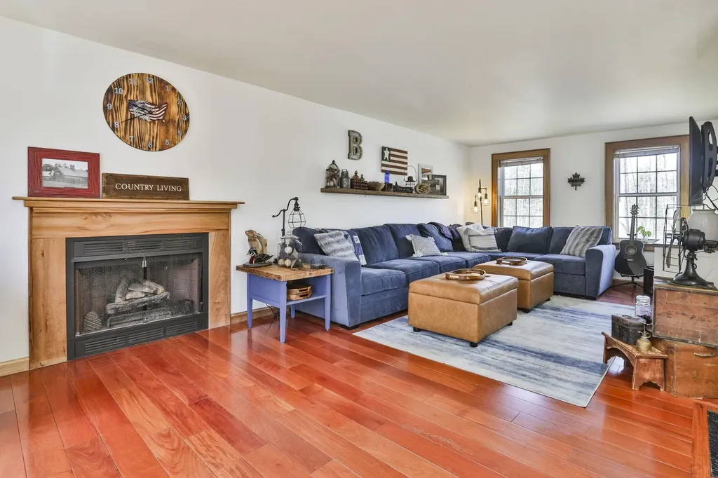 317 Middle Branch Road New Boston NH 03070