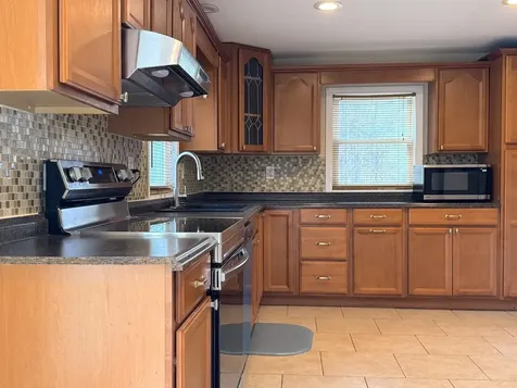 30 Highland Street Newton NH 03858
