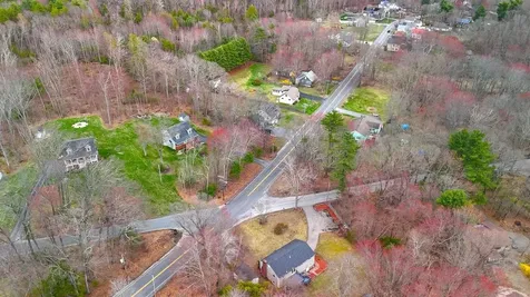 30 Highland Street Newton NH 03858