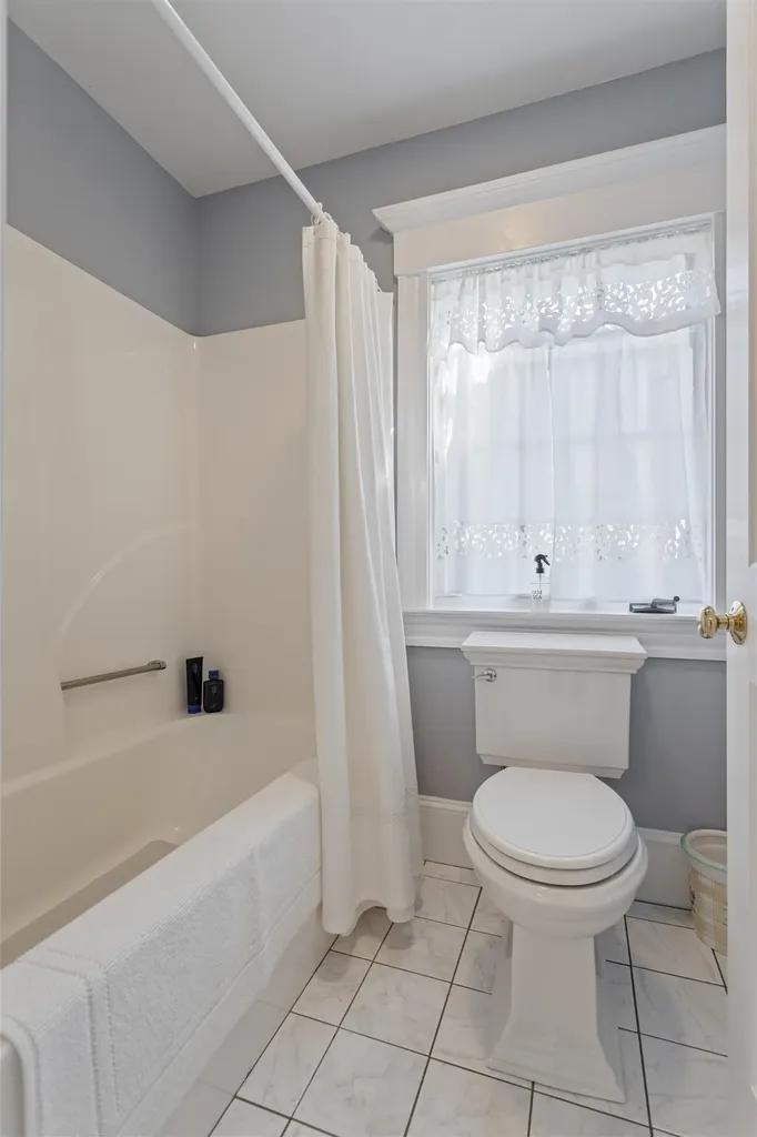 5 Cider Hill Road Hampton Falls NH 03844