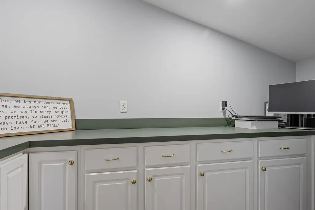 5 Cider Hill Road Hampton Falls NH 03844