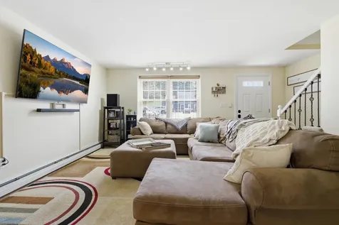16 Kearns Drive Merrimack NH 03054