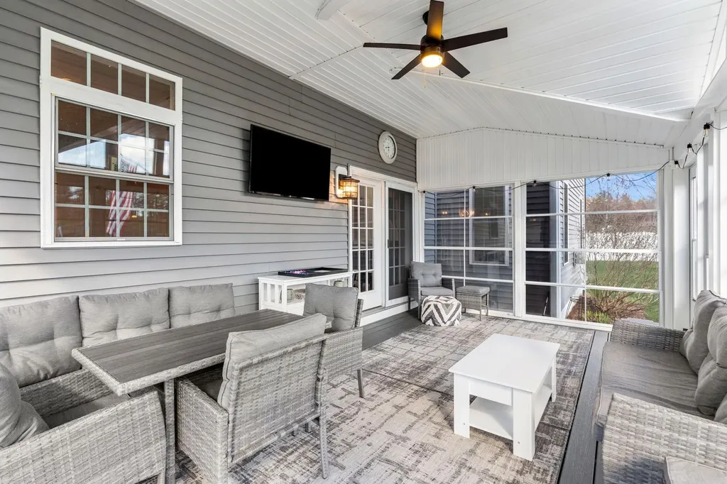 30 Hunter Mill Way Londonderry NH 03053