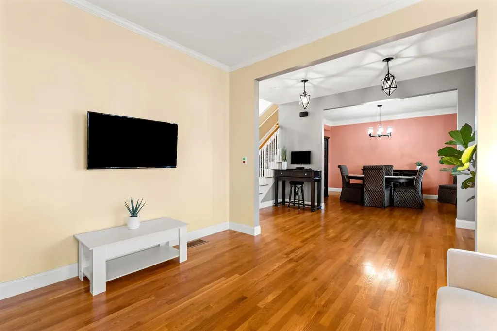 30 Hunter Mill Way Londonderry NH 03053