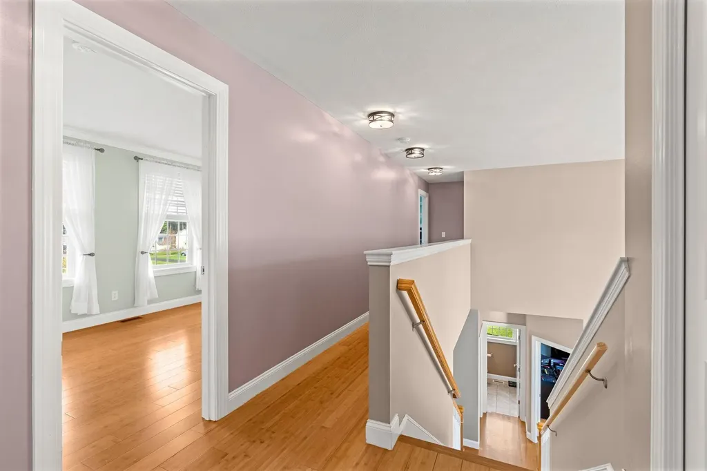 30 Hunter Mill Way Londonderry NH 03053