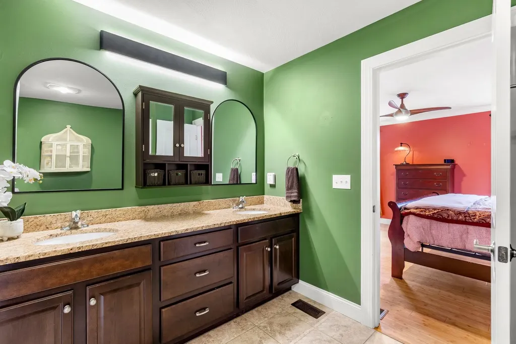 30 Hunter Mill Way Londonderry NH 03053