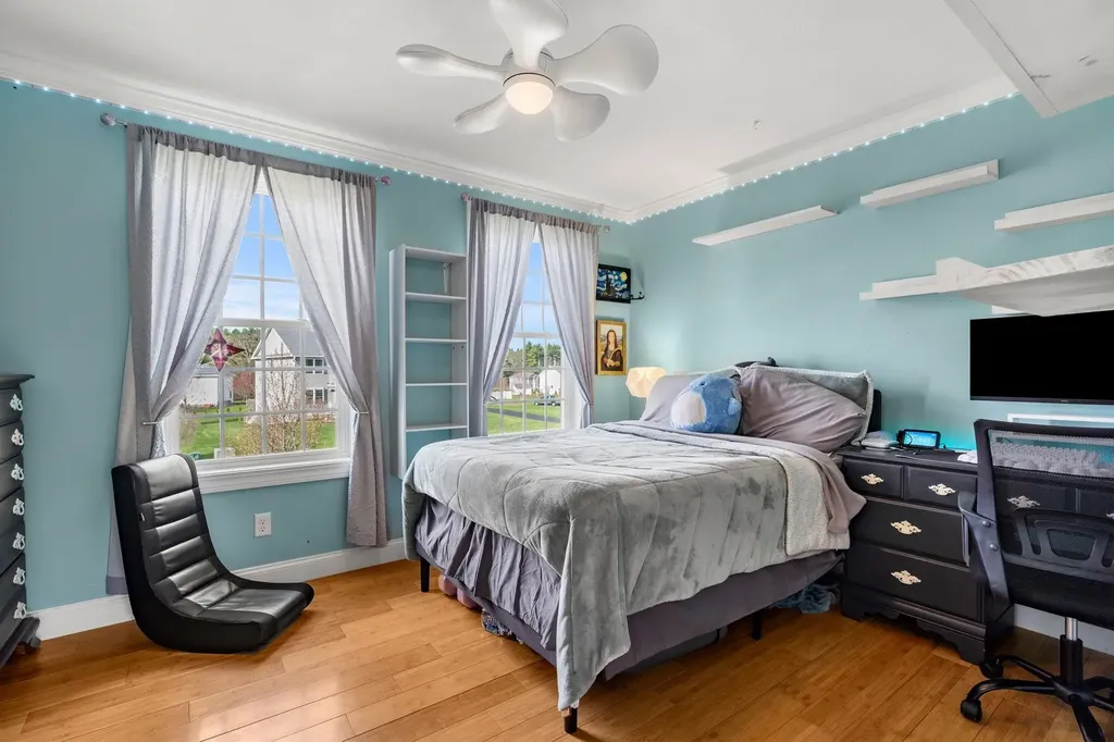 30 Hunter Mill Way Londonderry NH 03053