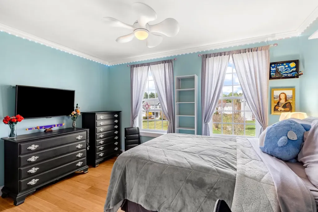 30 Hunter Mill Way Londonderry NH 03053
