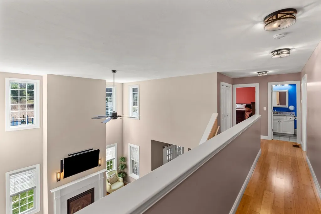 30 Hunter Mill Way Londonderry NH 03053