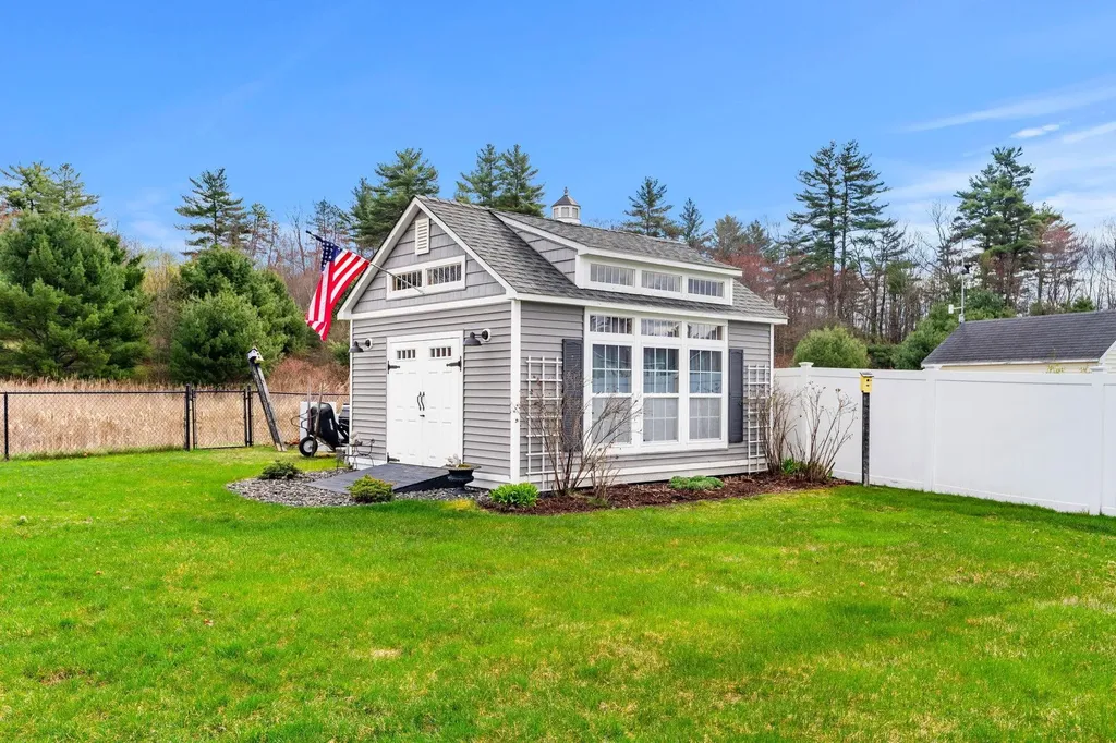 30 Hunter Mill Way Londonderry NH 03053