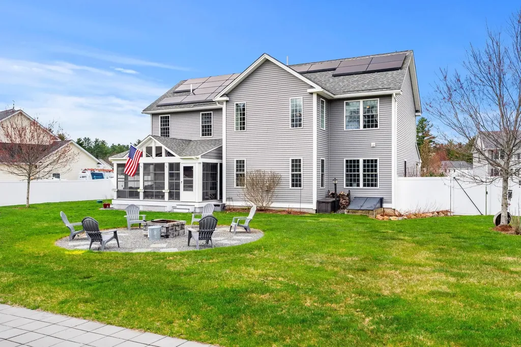 30 Hunter Mill Way Londonderry NH 03053