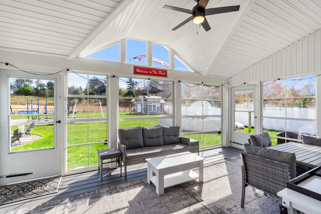 30 Hunter Mill Way Londonderry NH 03053