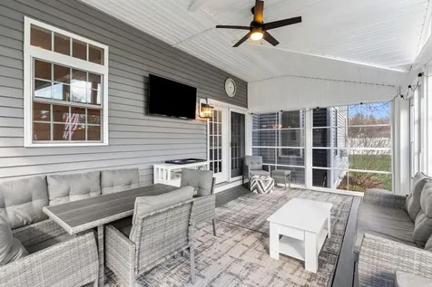 30 Hunter Mill Way Londonderry NH 03053
