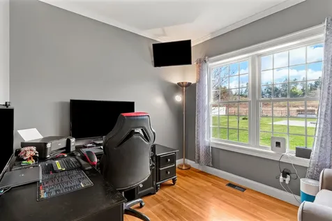 30 Hunter Mill Way Londonderry NH 03053