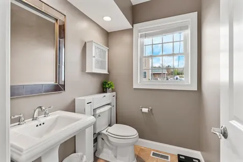 30 Hunter Mill Way Londonderry NH 03053