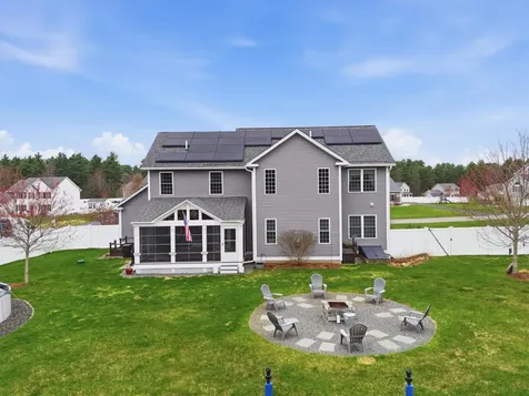 30 Hunter Mill Way Londonderry NH 03053