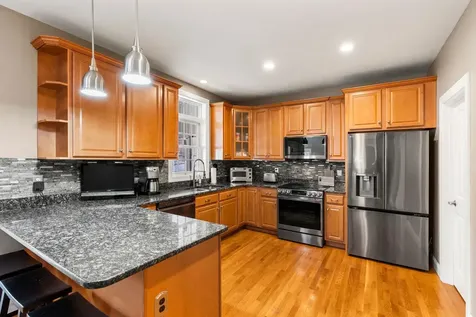 30 Hunter Mill Way Londonderry NH 03053