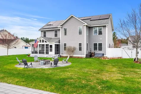 30 Hunter Mill Way Londonderry NH 03053