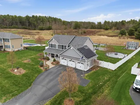 30 Hunter Mill Way Londonderry NH 03053