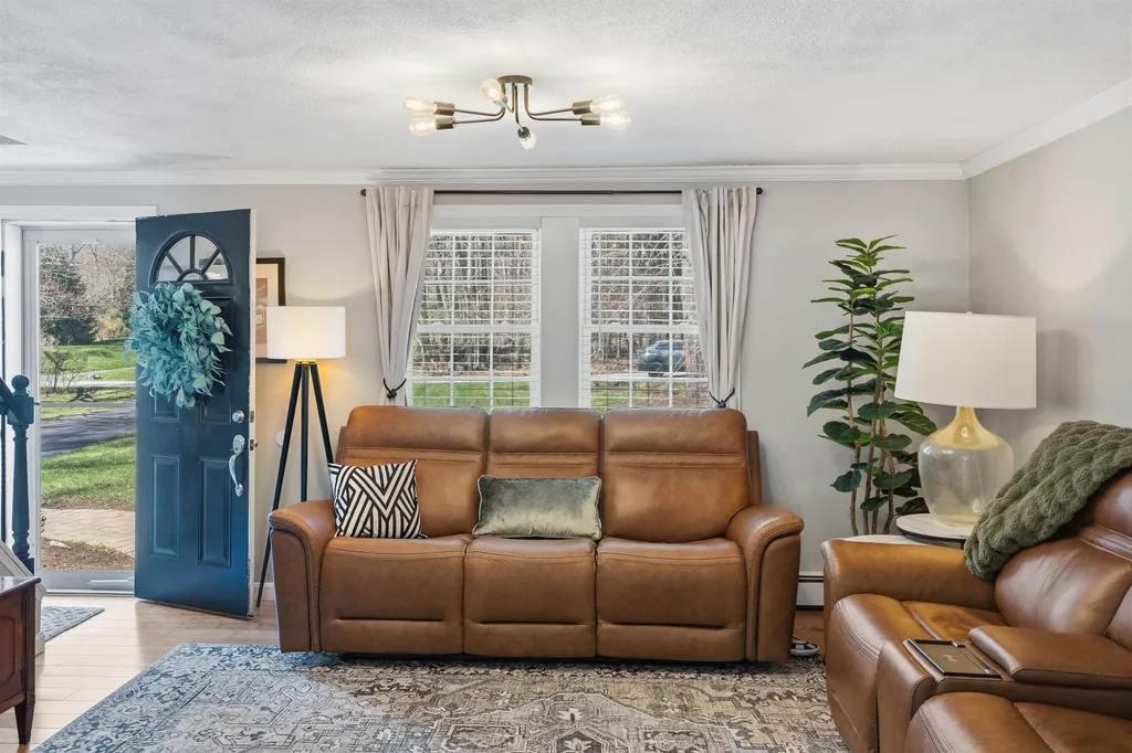 5 Imperial Drive Londonderry NH 03053