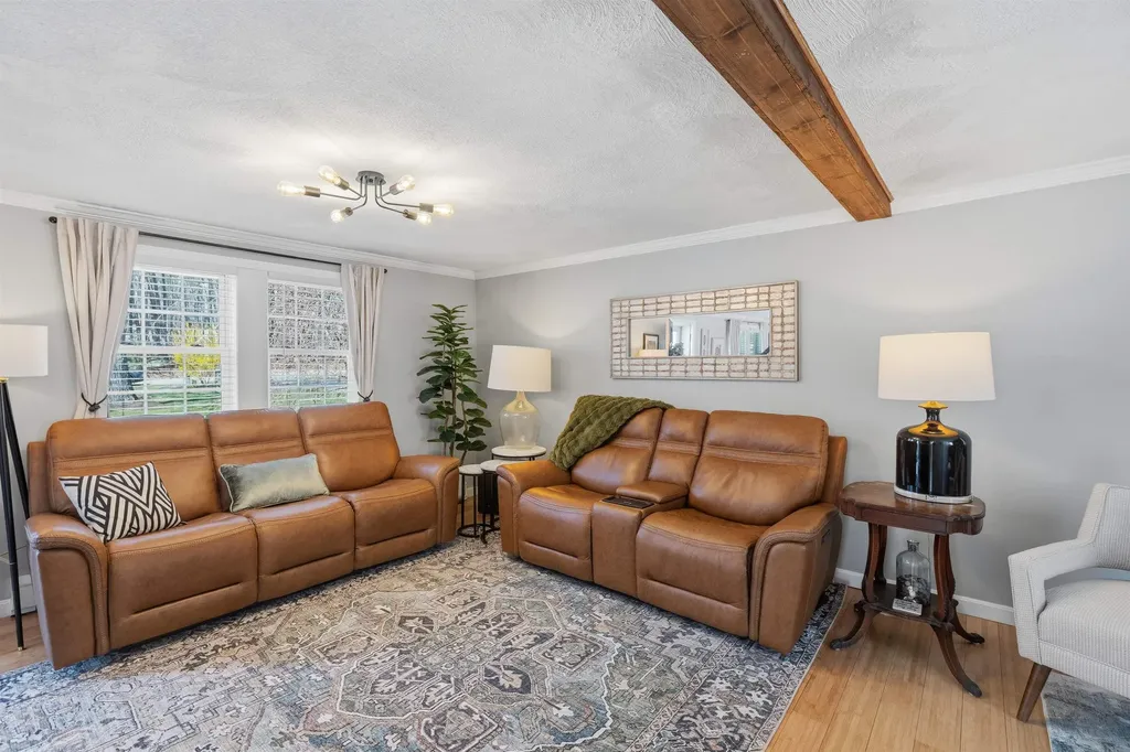 5 Imperial Drive Londonderry NH 03053