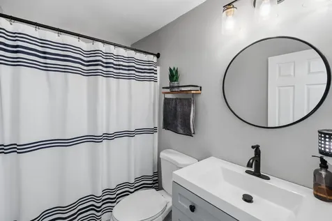 5 Imperial Drive Londonderry NH 03053
