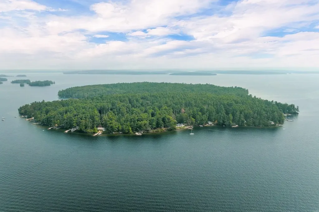 59 Welch Island Gilford NH 03249