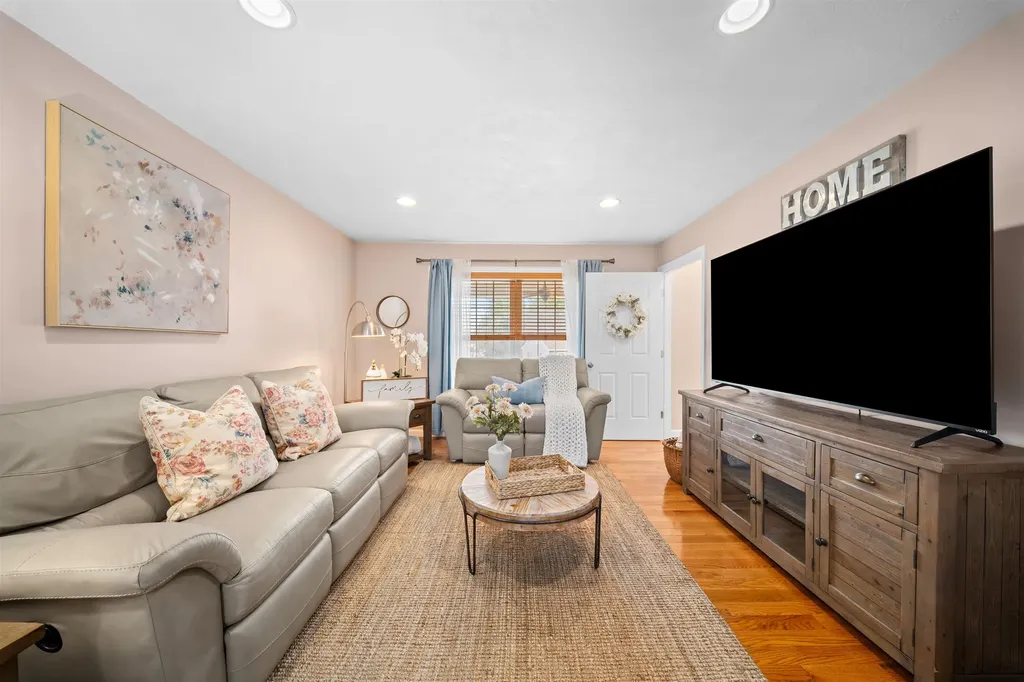 10 Balsam Lane Sandown NH 03873