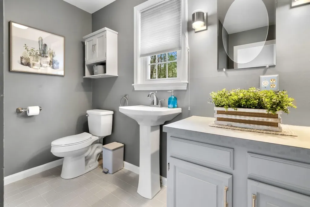 131 Colburn Road Milford NH 03055