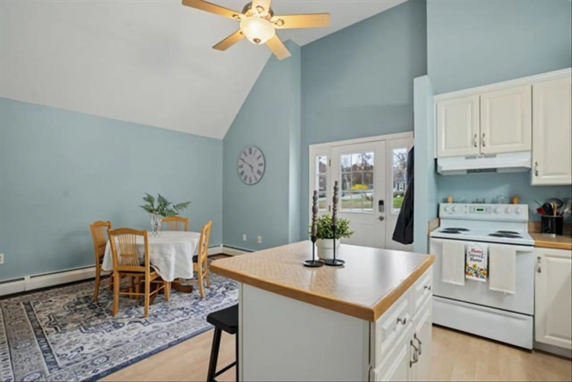 137 Peele Road Nashua NH 03062