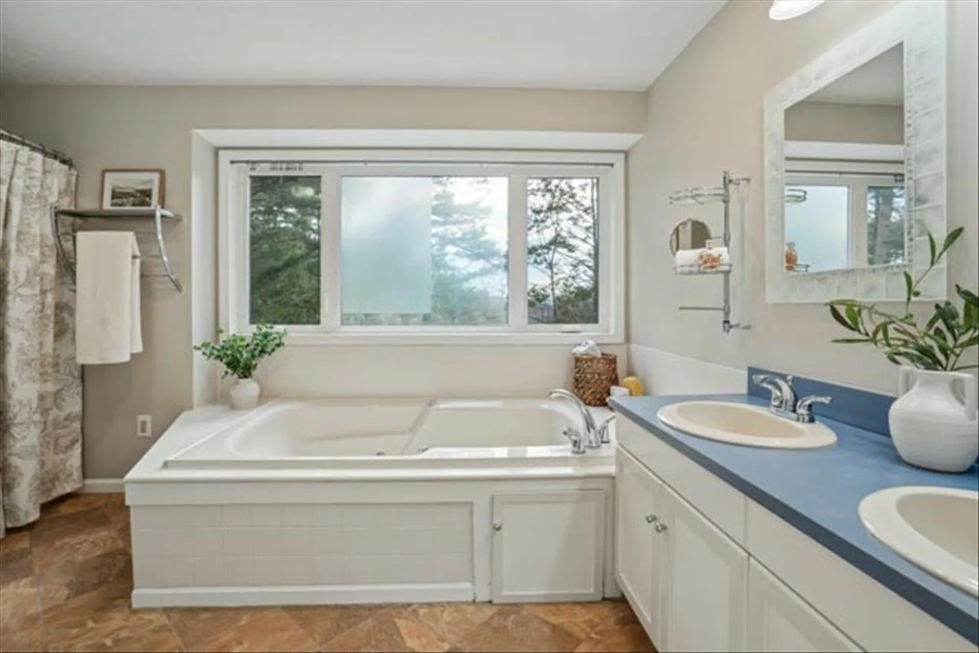 137 Peele Road Nashua NH 03062