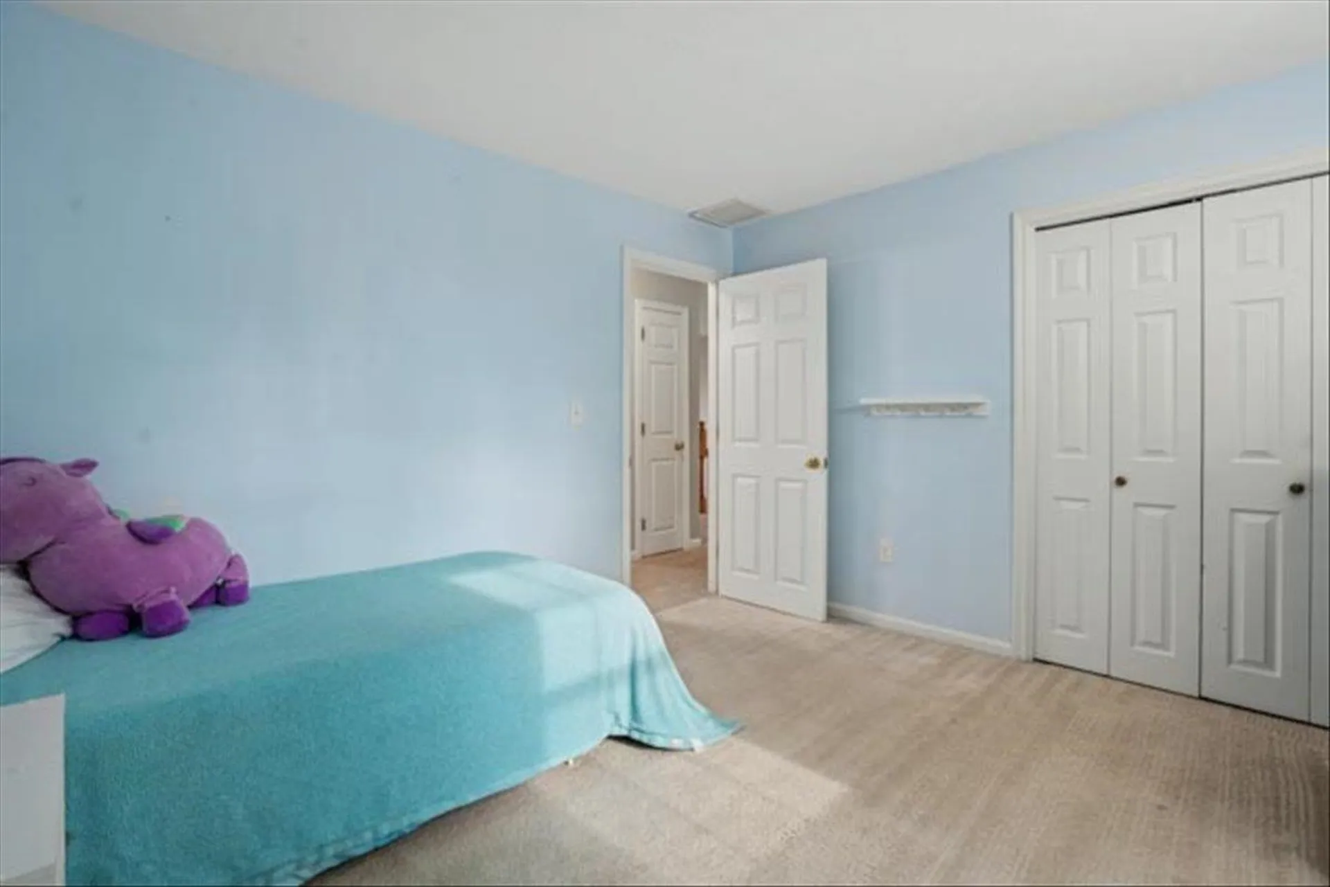 137 Peele Road Nashua NH 03062