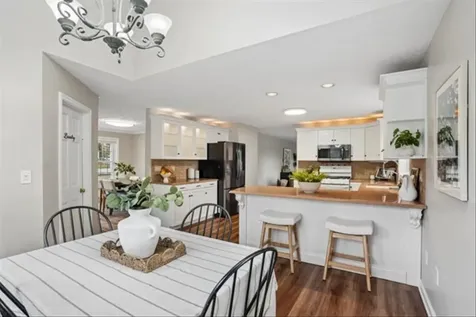137 Peele Road Nashua NH 03062