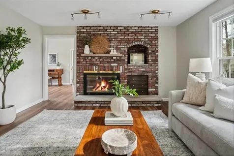 137 Peele Road Nashua NH 03062