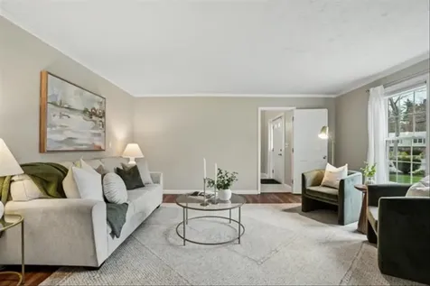 137 Peele Road Nashua NH 03062