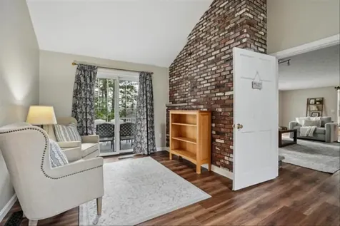 137 Peele Road Nashua NH 03062