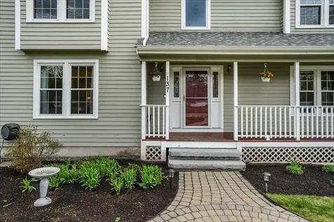 137 Peele Road Nashua NH 03062