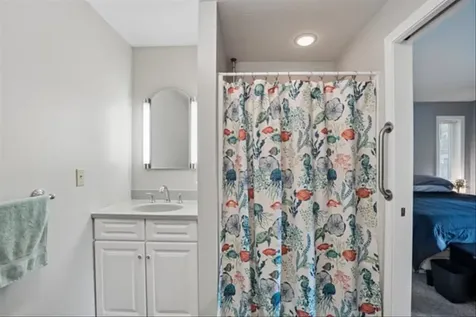 137 Peele Road Nashua NH 03062