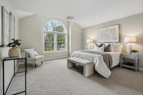 137 Peele Road Nashua NH 03062