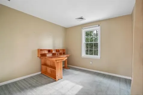 137 Peele Road Nashua NH 03062