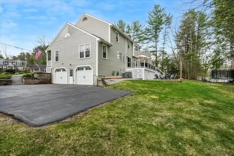 137 Peele Road Nashua NH 03062