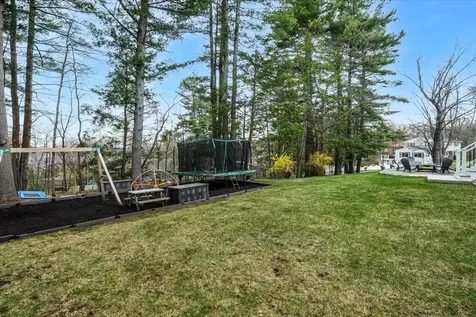 137 Peele Road Nashua NH 03062