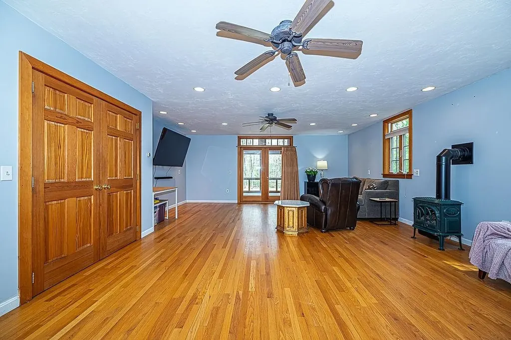 314 Wentworth Road Brookfield NH 03872