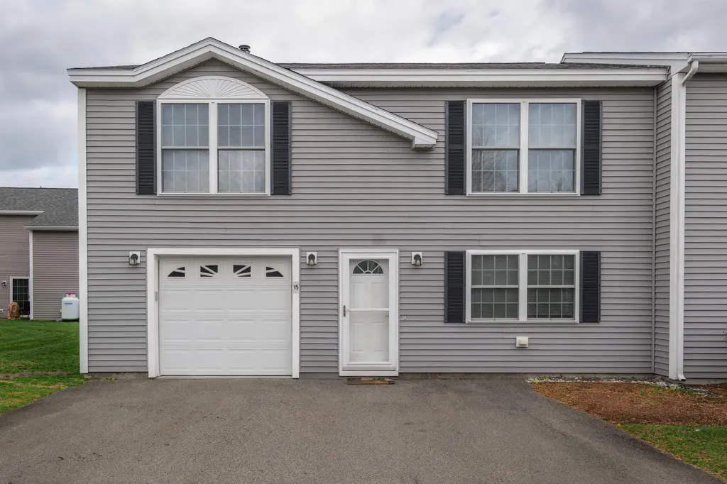 15 Red Sox Lane Raymond NH 03077