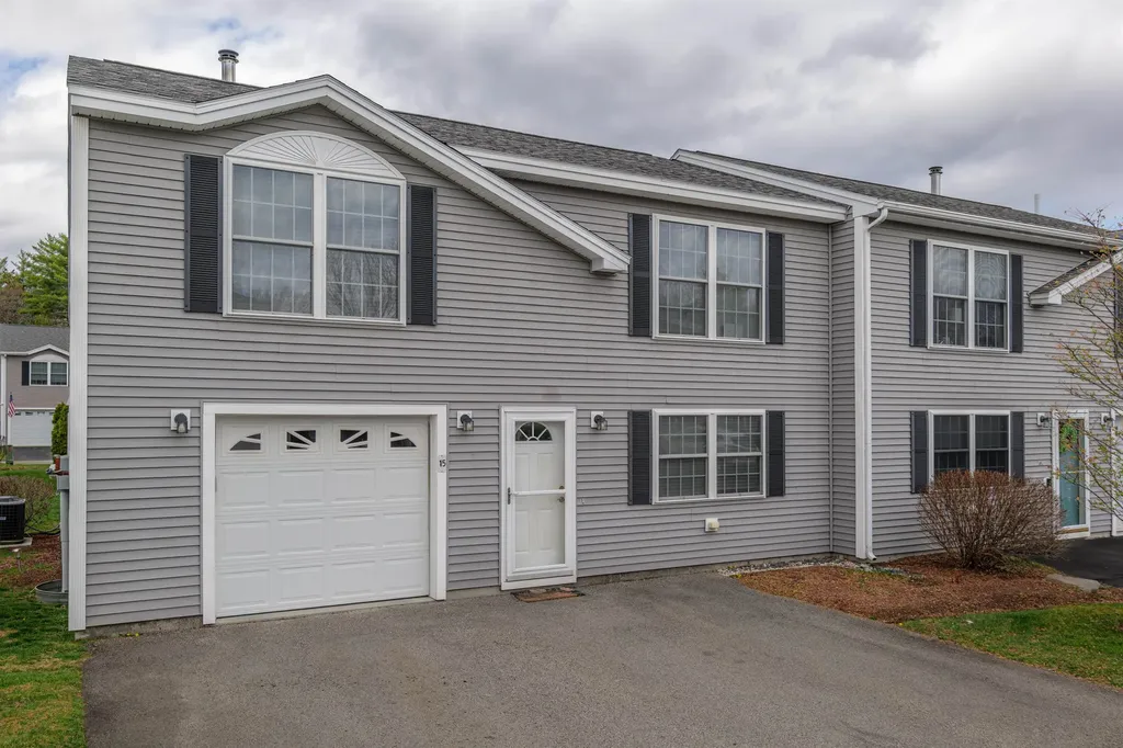 15 Red Sox Lane Raymond NH 03077
