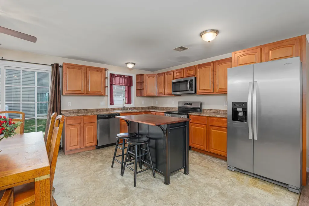15 Red Sox Lane Raymond NH 03077
